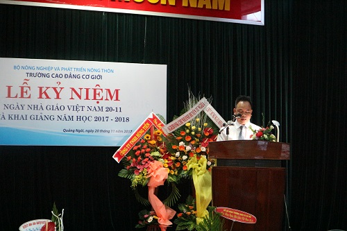 Lễ kỷ niệm ngày nhà giáo VN và khai giảng năm học 2017-2018. Lễ kỷ niệm ngày nhà giáo VN và khai giảng năm học 2017-2018.