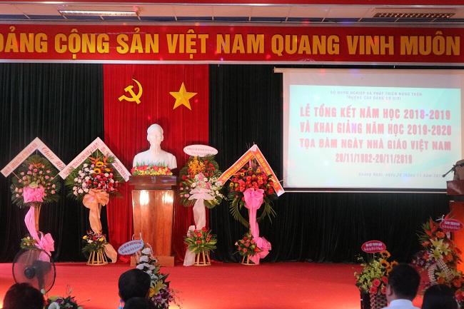 Lễ tổng kết năm học 2018-2019 và khai giảng năm học 2019-2010 tọa đàm ngày nhà giáo Việt Nam