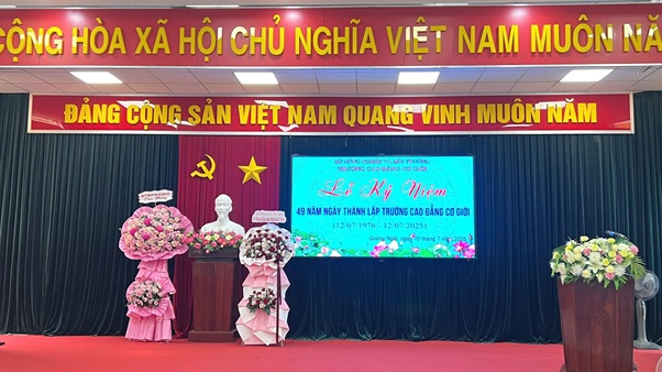 Kỷ Niệm 49 Năm Ngày Thành Lập Trường Cao Đẳng Cơ Giới Kỷ Niệm 49 Năm Ngày Thành Lập Trường Cao Đẳng Cơ Giới