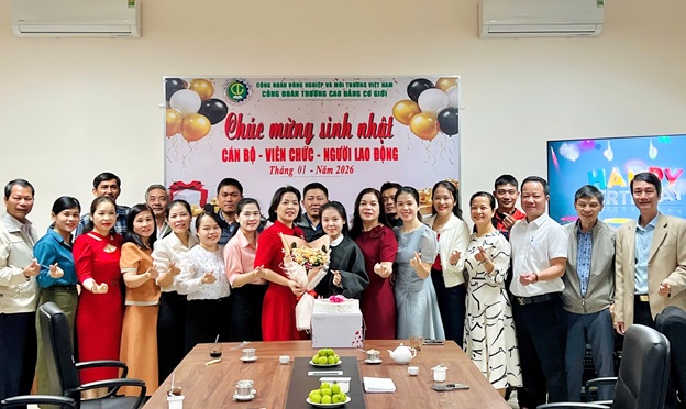 Tổ Chức Sinh Nhật Tháng Cho Đoàn Viên