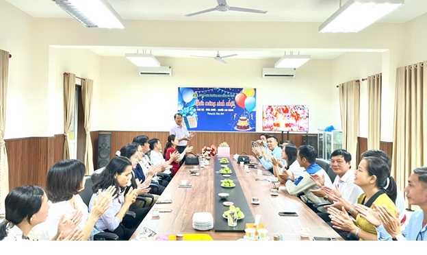 COM Trade Union Holds Monthly Birthday Celebration for Members